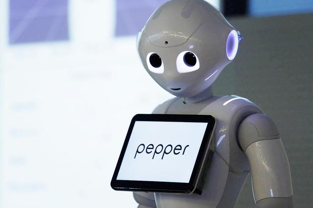 软银再喜欢机器人也没用 pepper机器人恐成为鸡肋